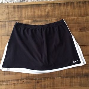 Women’s Nike dri fit tennis skirt